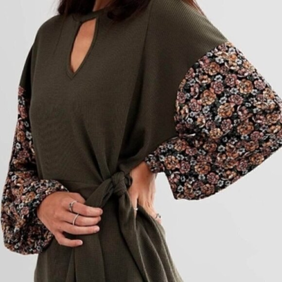 Daytrip Tops - Daytrip Dusty Olive Mixed Media Free Spirit Floral Sleeve Side Tie Top Sz S (NWT
